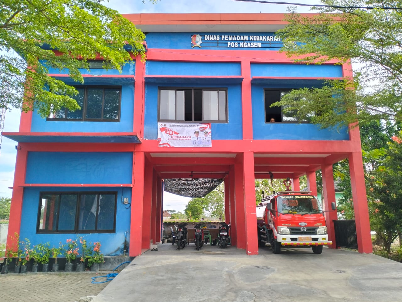Punya 10 Pos, Tim Pemadam Kebakaran Makin Mudah Menjangkau Semua Wilayah Bojonegoro