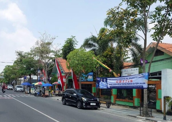 Kendaraan Berplat Nomor Bojonegoro Bebas Biaya Parkir
